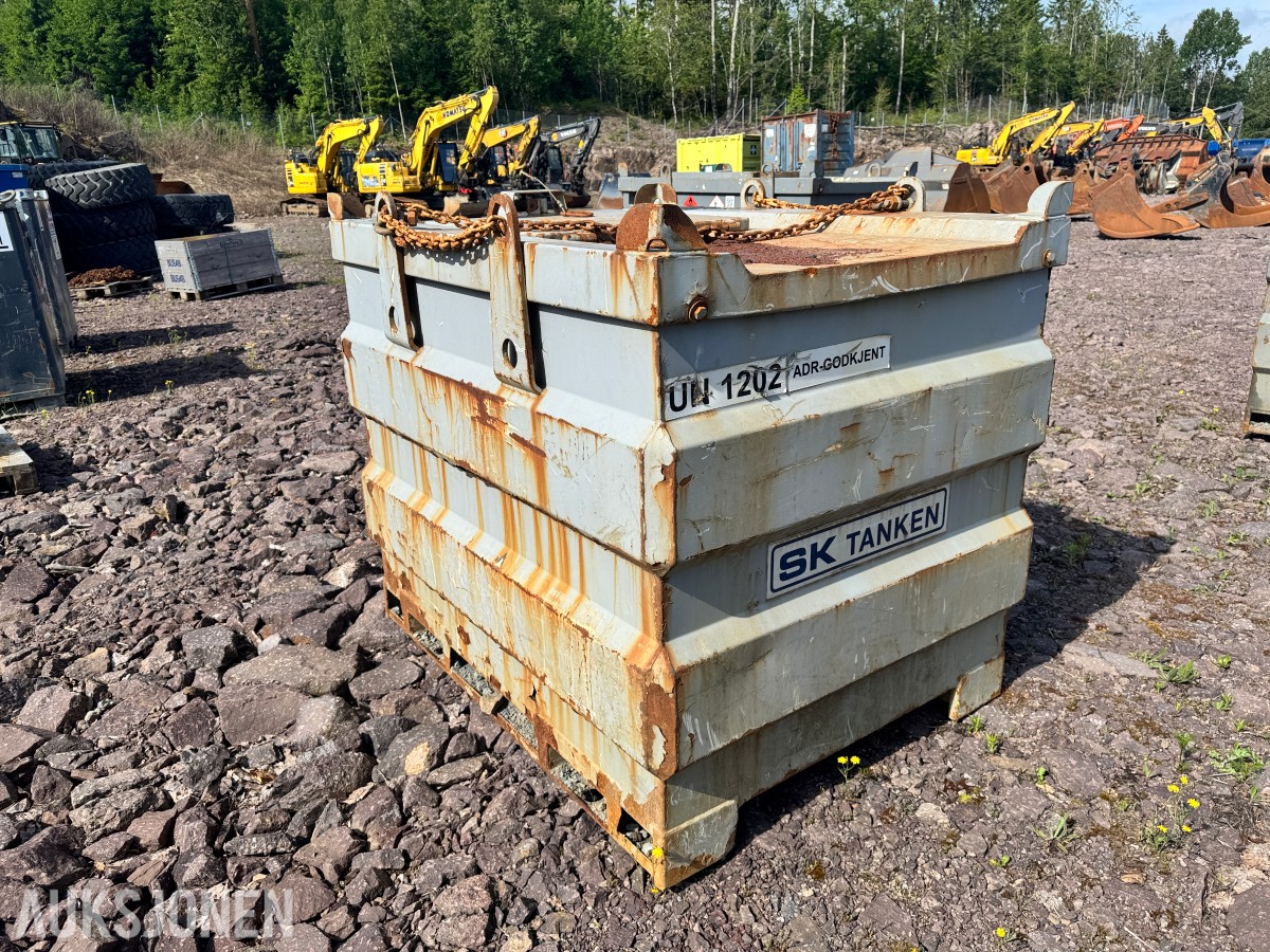 Dieseltank 1000 liter ca 30 % innhold