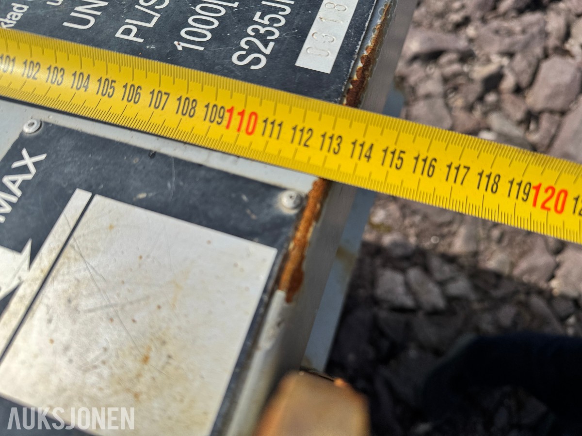 Dieseltank 1000 liter ca 30 % innhold