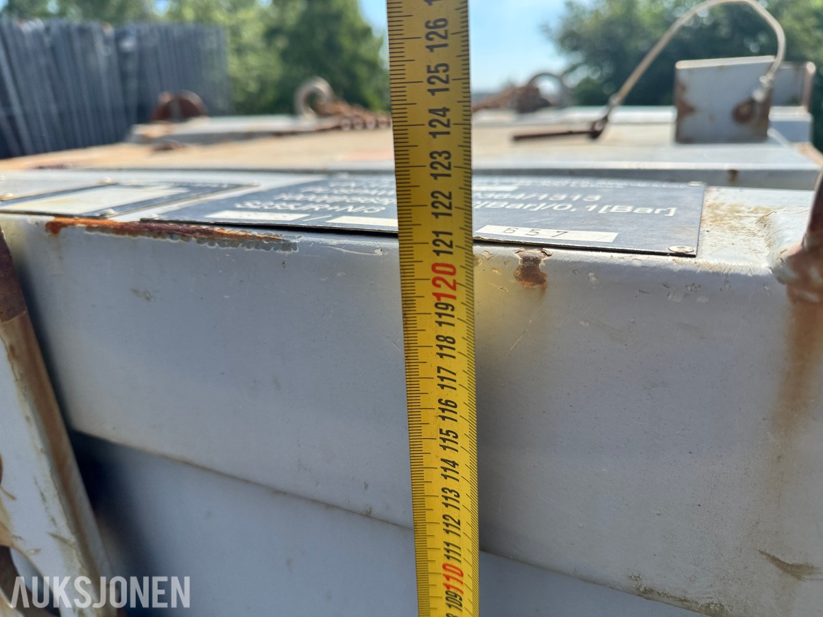 Dieseltank 1000 liter ca 30 % innhold
