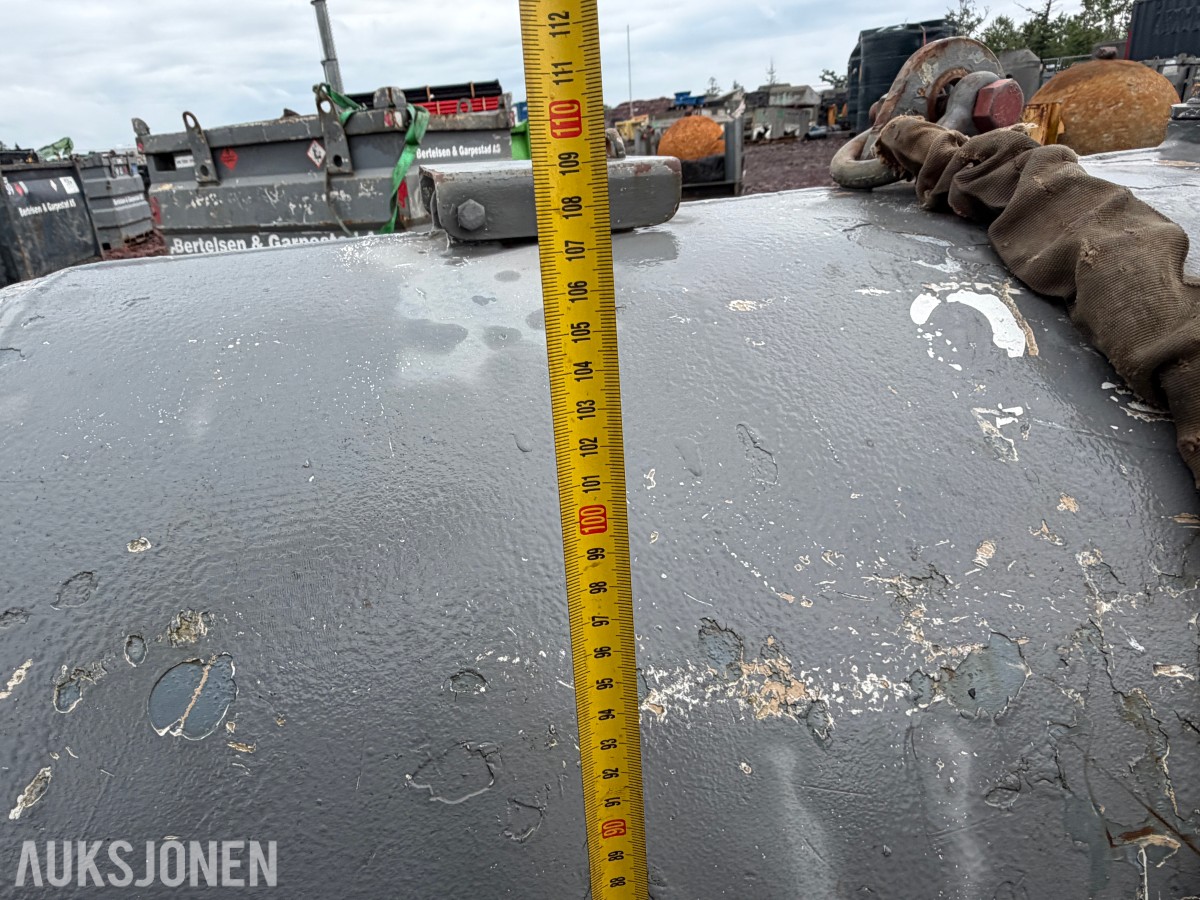 Dieseltank 1000 liter med ca 500 liter diesel
