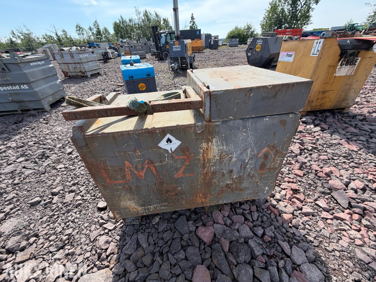 Farmartanken diesel tank 600L med pumpe