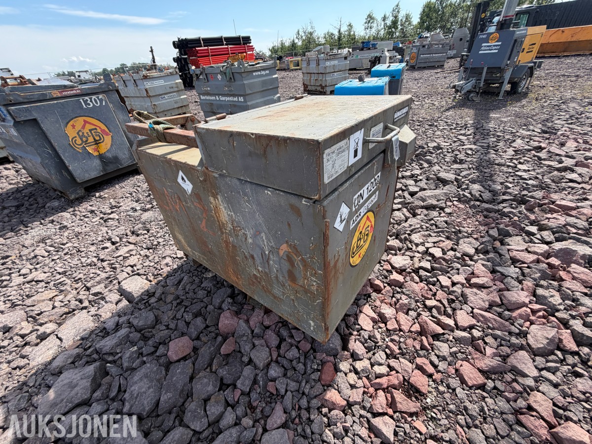 Farmartanken diesel tank 600L med pumpe