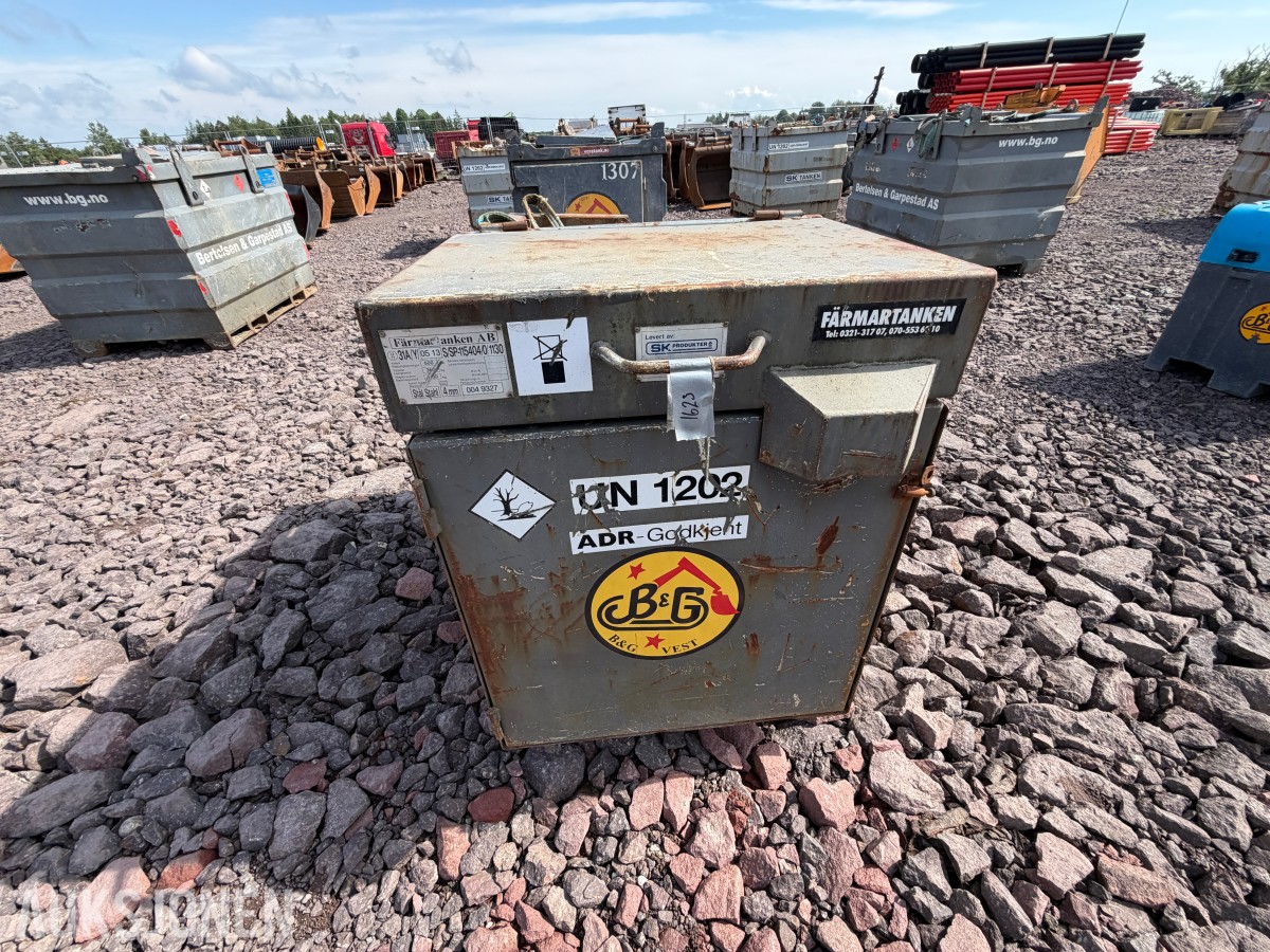 Farmartanken diesel tank 600L med pumpe