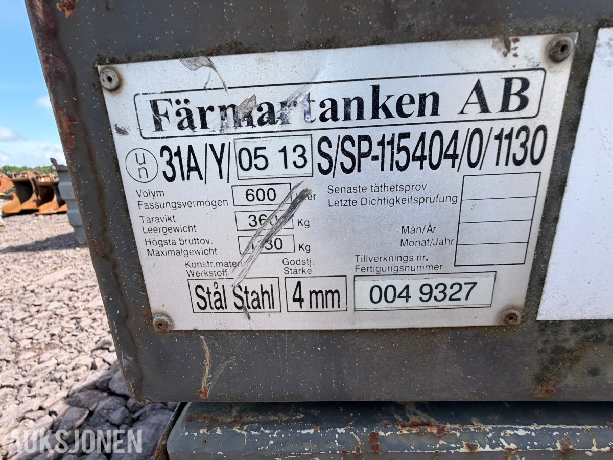 Farmartanken diesel tank 600L med pumpe