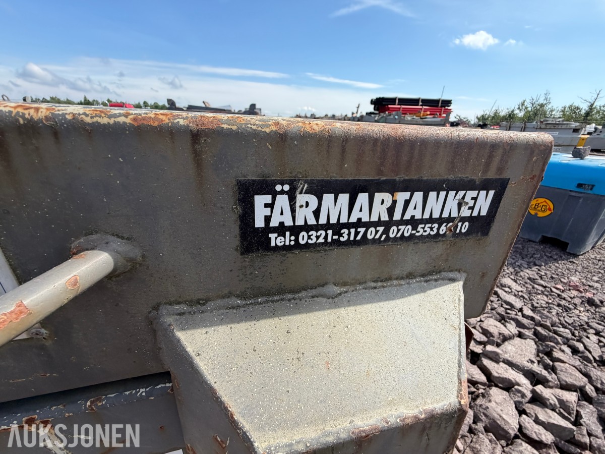 Farmartanken diesel tank 600L med pumpe