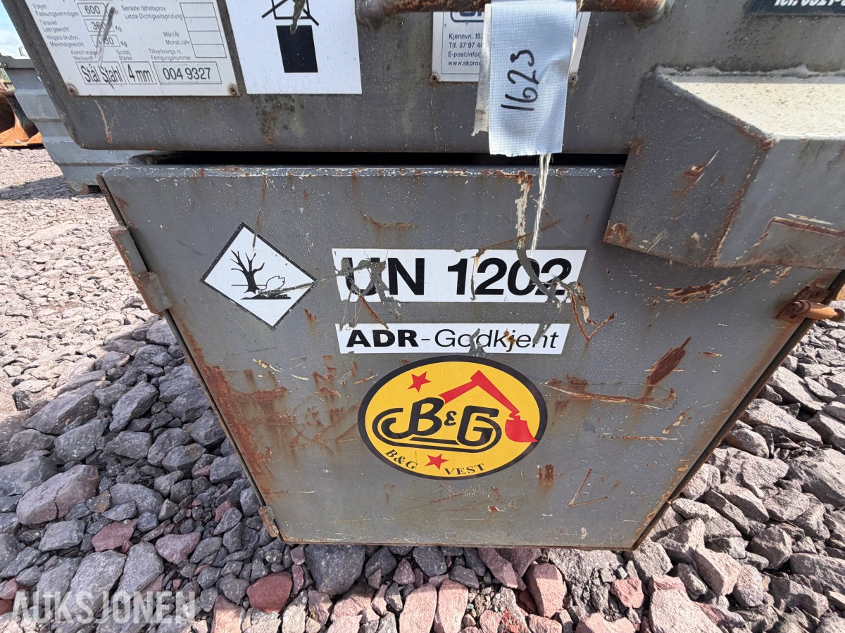 Farmartanken diesel tank 600L med pumpe