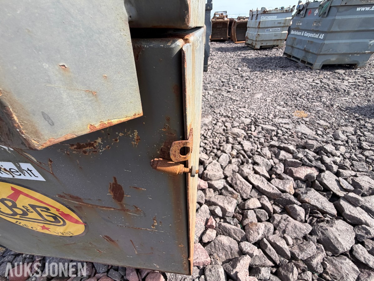 Farmartanken diesel tank 600L med pumpe