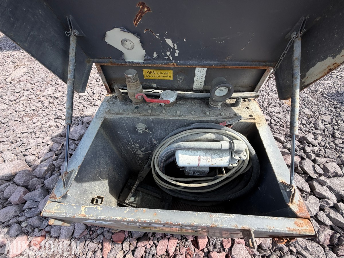 Farmartanken diesel tank 600L med pumpe