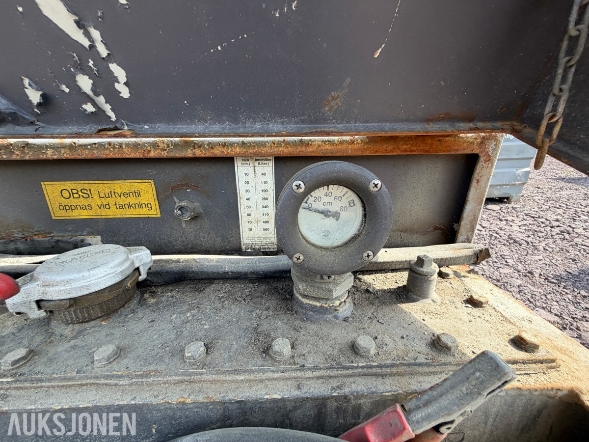 Farmartanken diesel tank 600L med pumpe