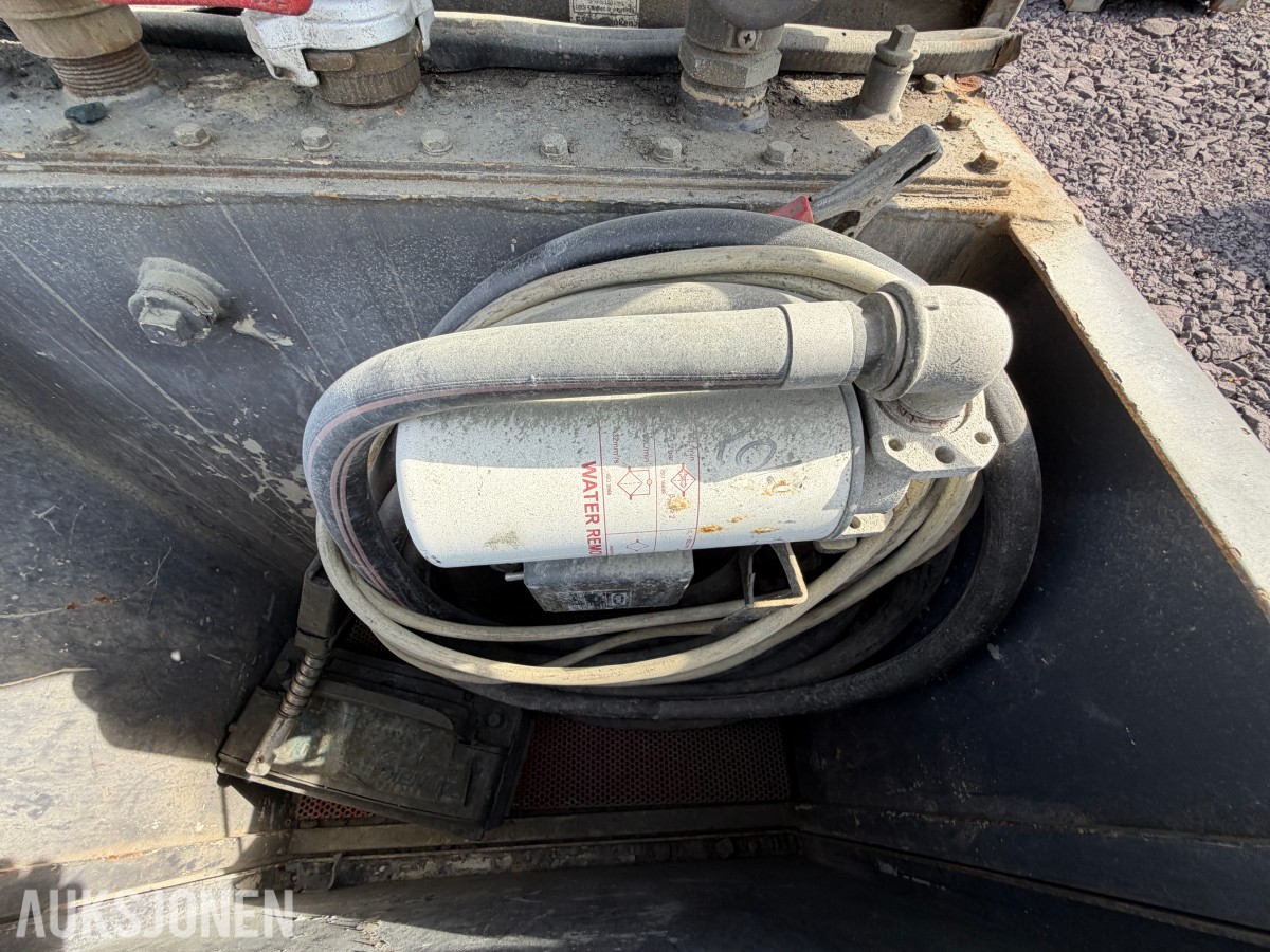 Farmartanken diesel tank 600L med pumpe