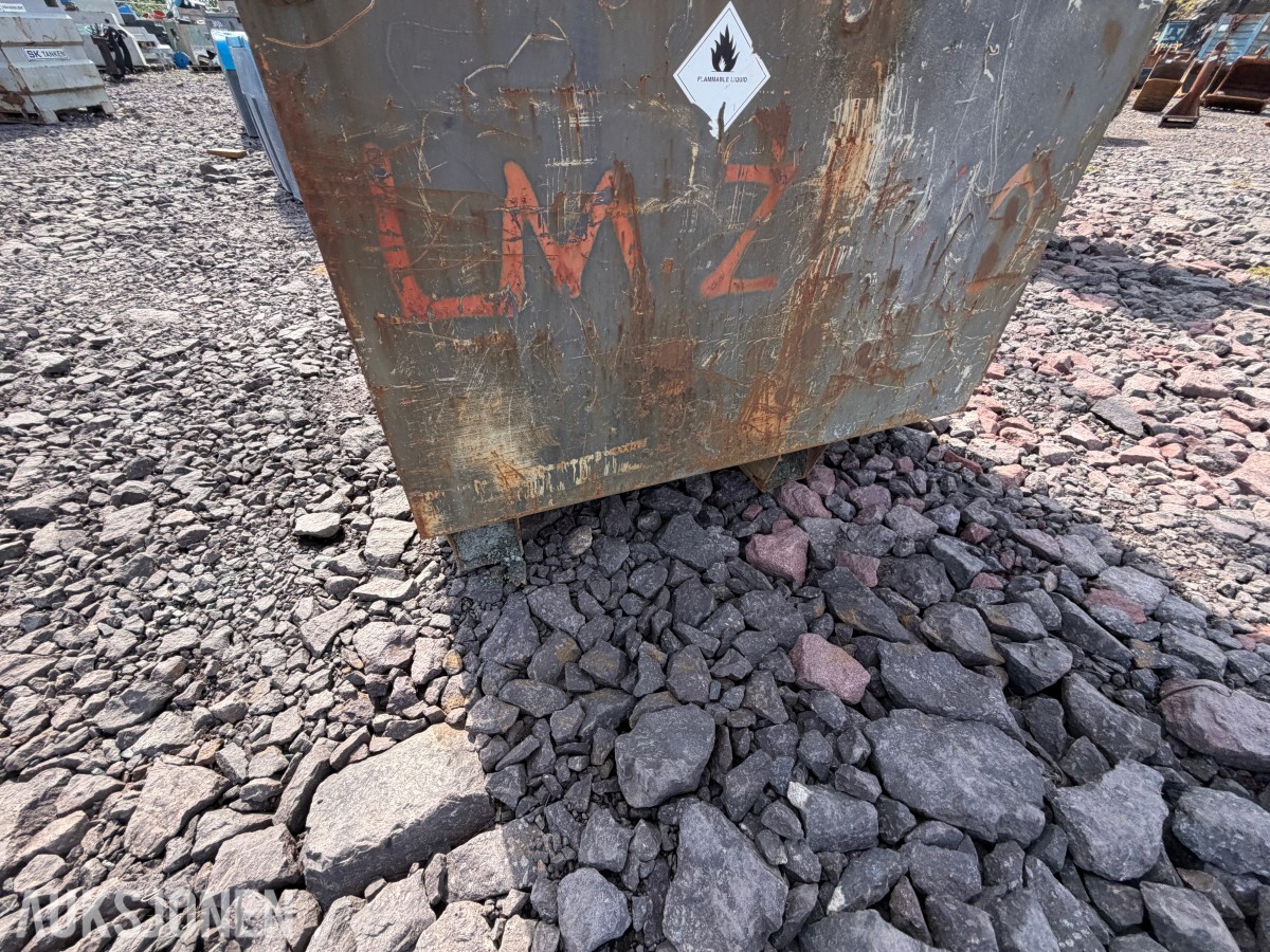 Farmartanken diesel tank 600L med pumpe