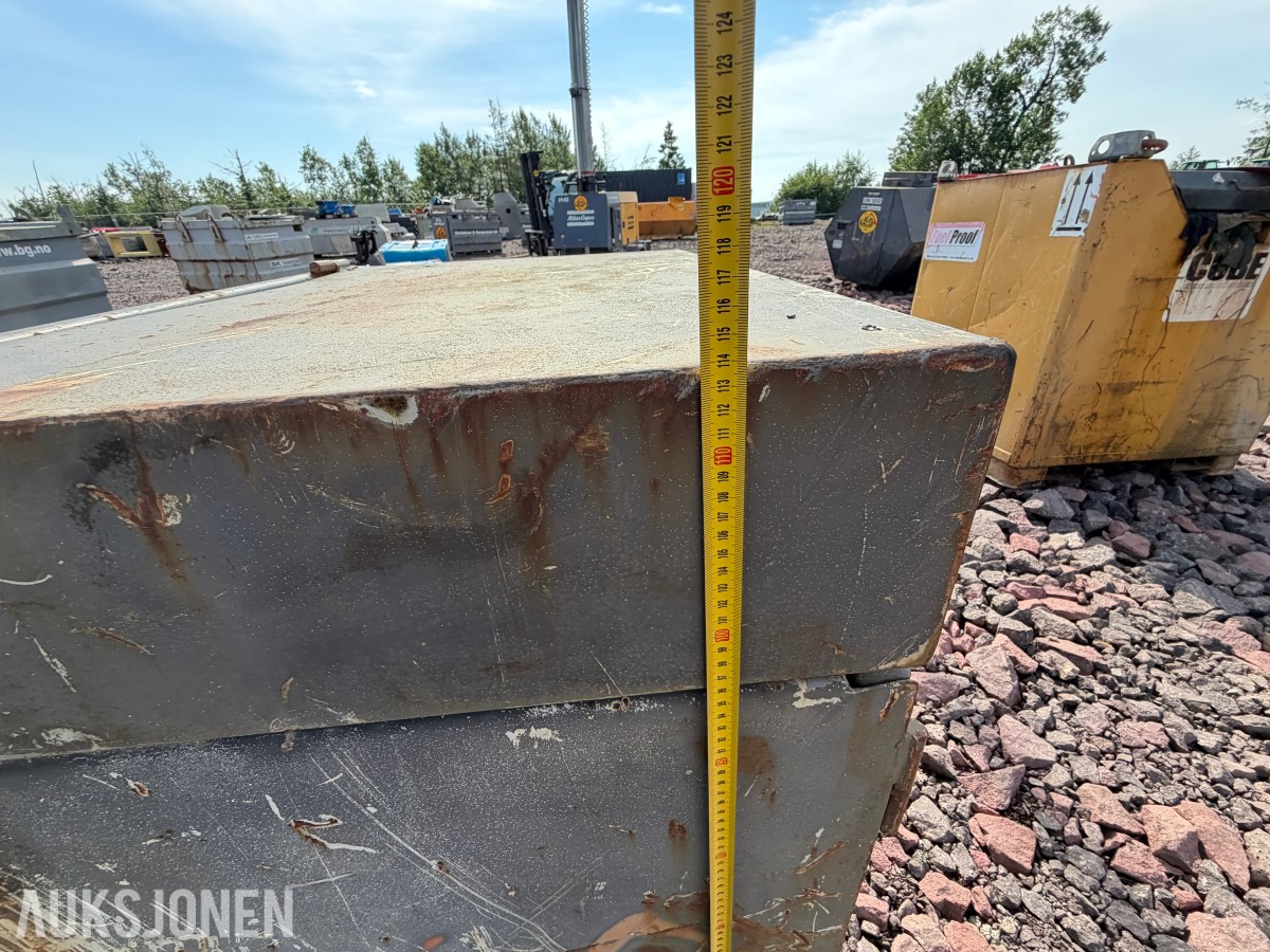 Farmartanken diesel tank 600L med pumpe
