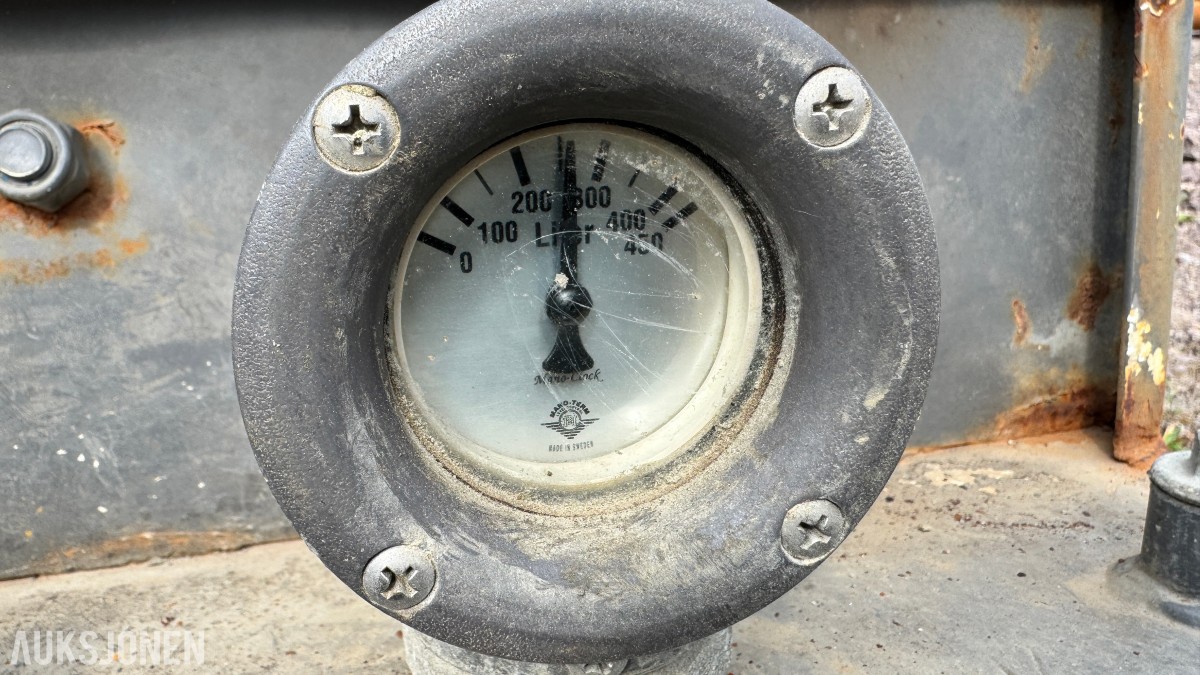 Farmartanken diesel tank 600L med pumpe
