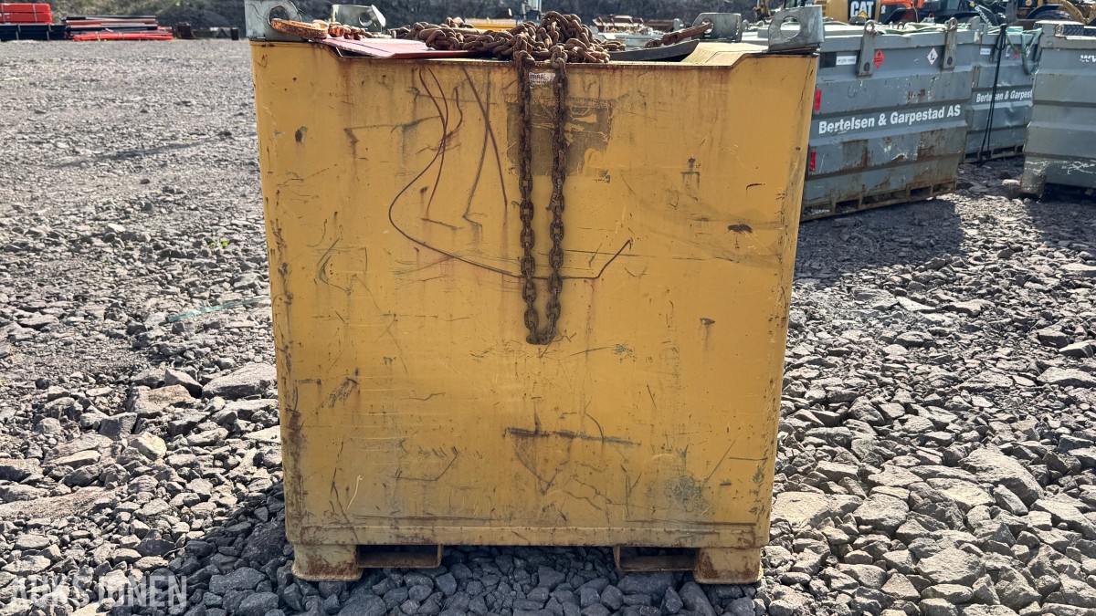 Fuelproof Cube dieseltank 900L - Ca 750L innhold medfølger