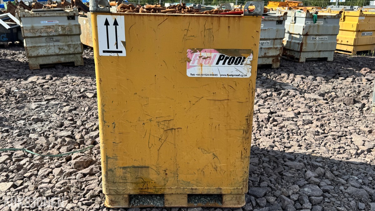 Fuelproof Cube dieseltank 900L - Ca 750L innhold medfølger