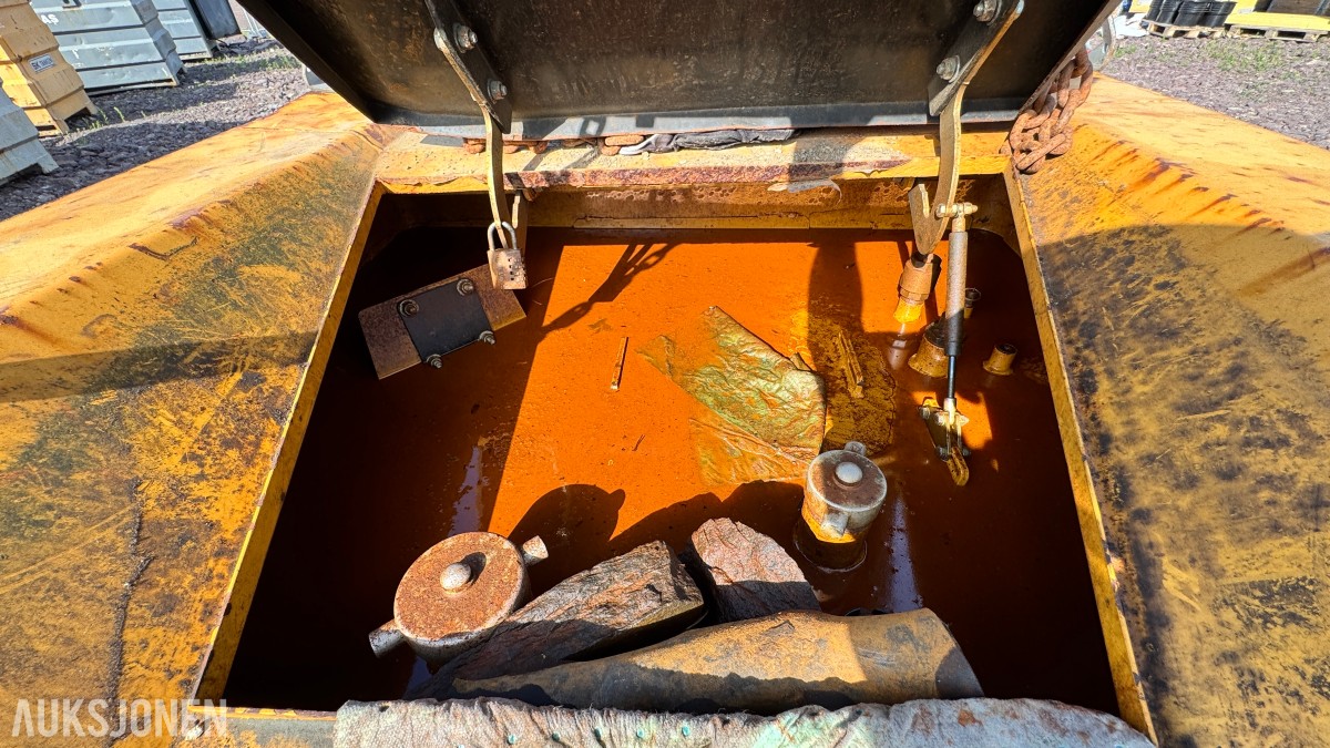 Fuelproof Cube dieseltank 900L - Ca 750L innhold medfølger