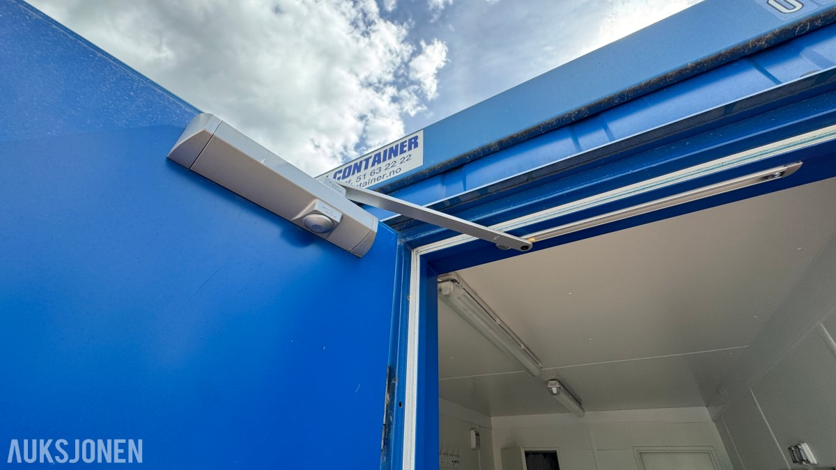 20 FOT sanitærcontainer 20 fot – med dusj, toalett og vaskesone