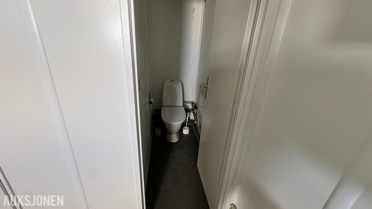 20 FOT sanitærcontainer 20 fot – med dusj, toalett og vaskesone