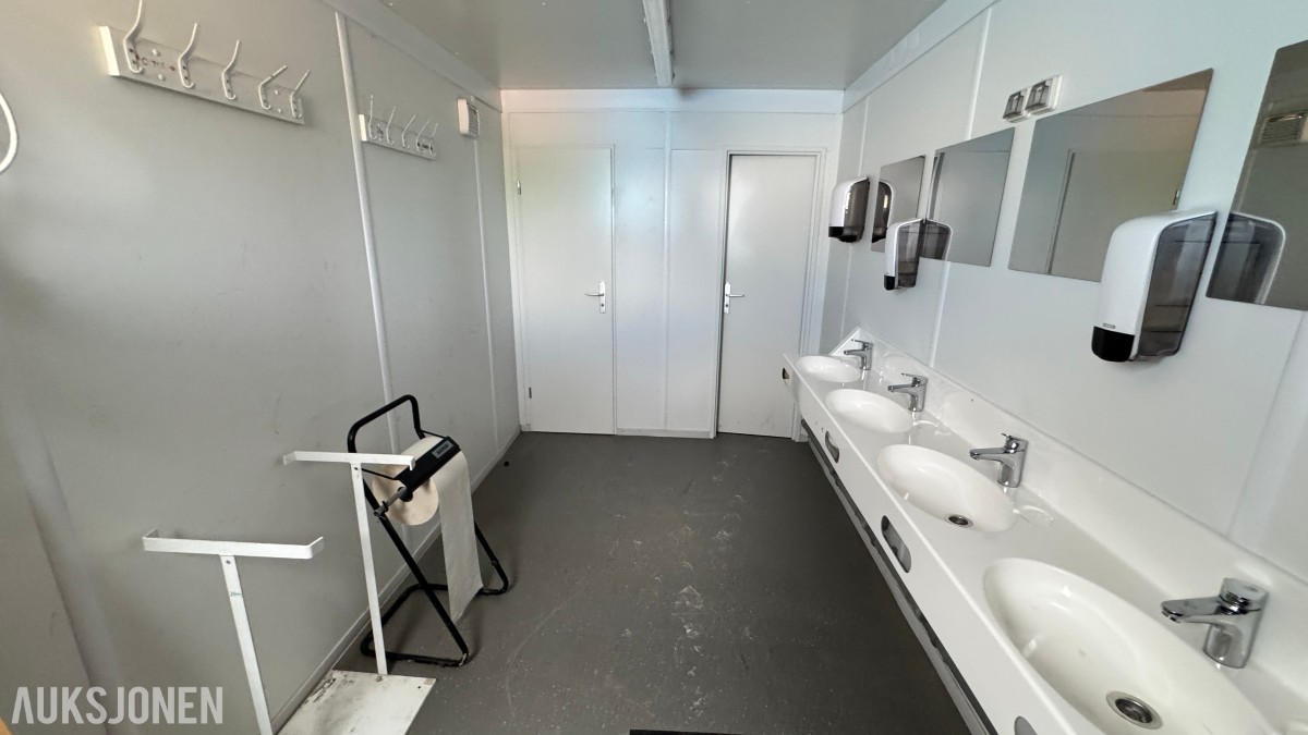 20 FOT sanitærcontainer 20 fot – med dusj, toalett og vaskesone