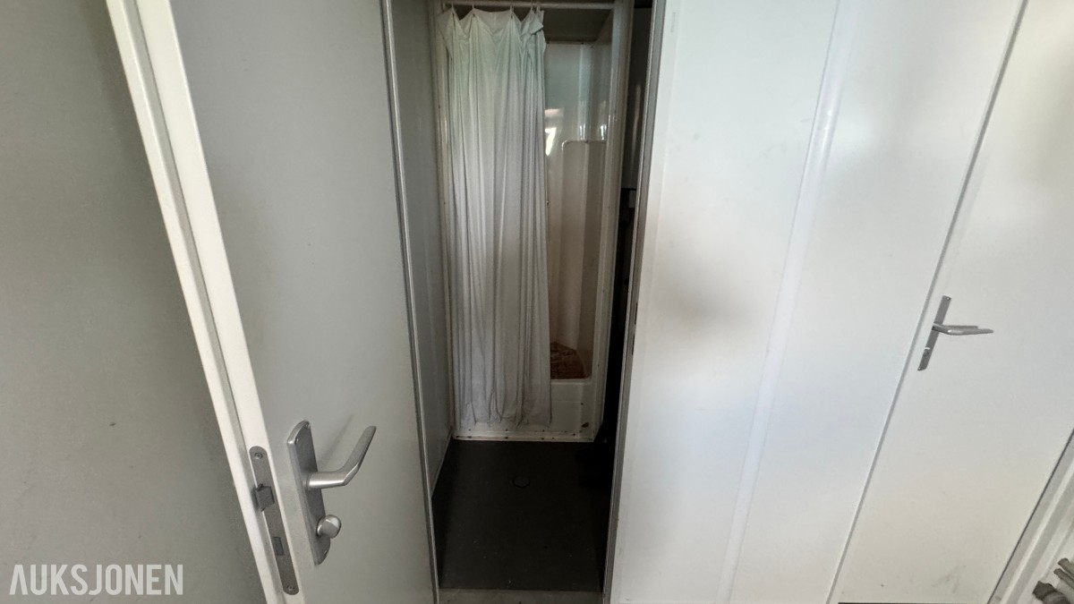 20 FOT sanitærcontainer 20 fot – med dusj, toalett og vaskesone