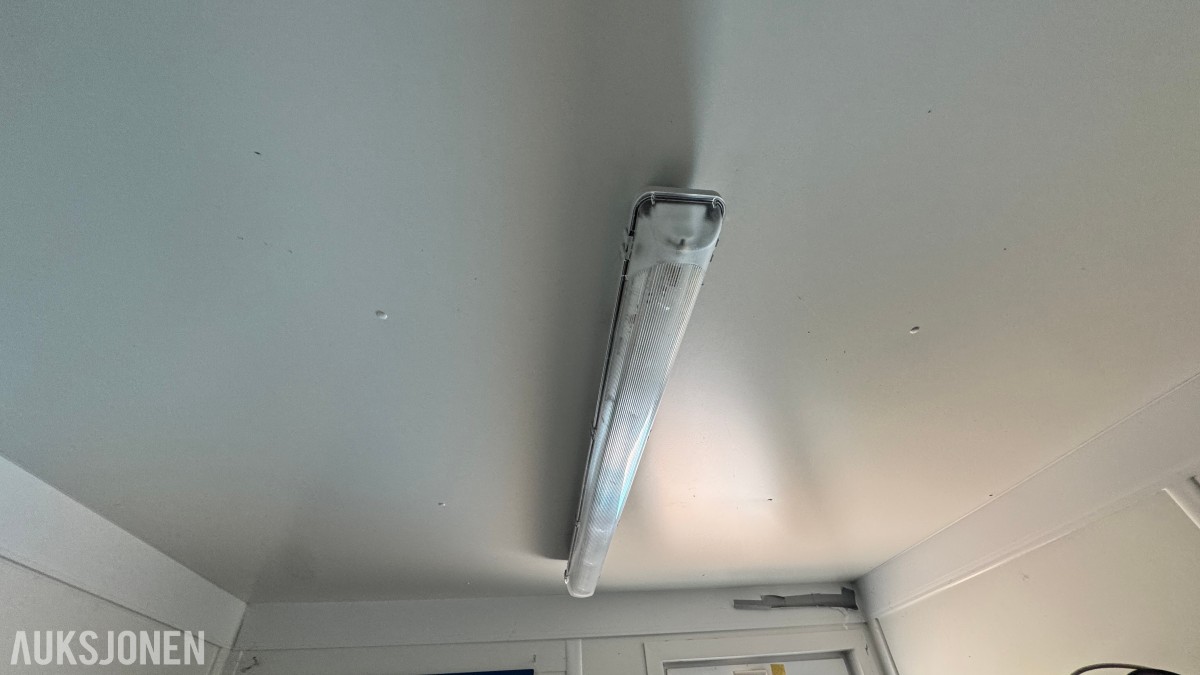 20 FOT sanitærcontainer 20 fot – med dusj, toalett og vaskesone