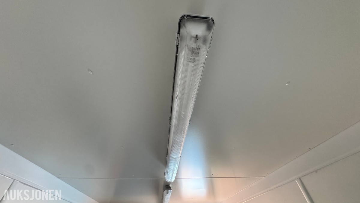 20 FOT sanitærcontainer 20 fot – med dusj, toalett og vaskesone