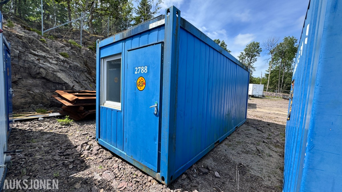 20 Fot Kontorbrakke Isolert / anleggsbrakke med strømtilkobling