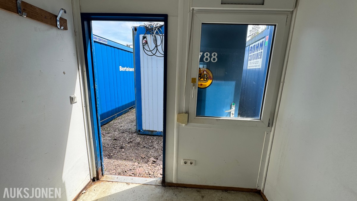 20 Fot Kontorbrakke Isolert / anleggsbrakke med strømtilkobling
