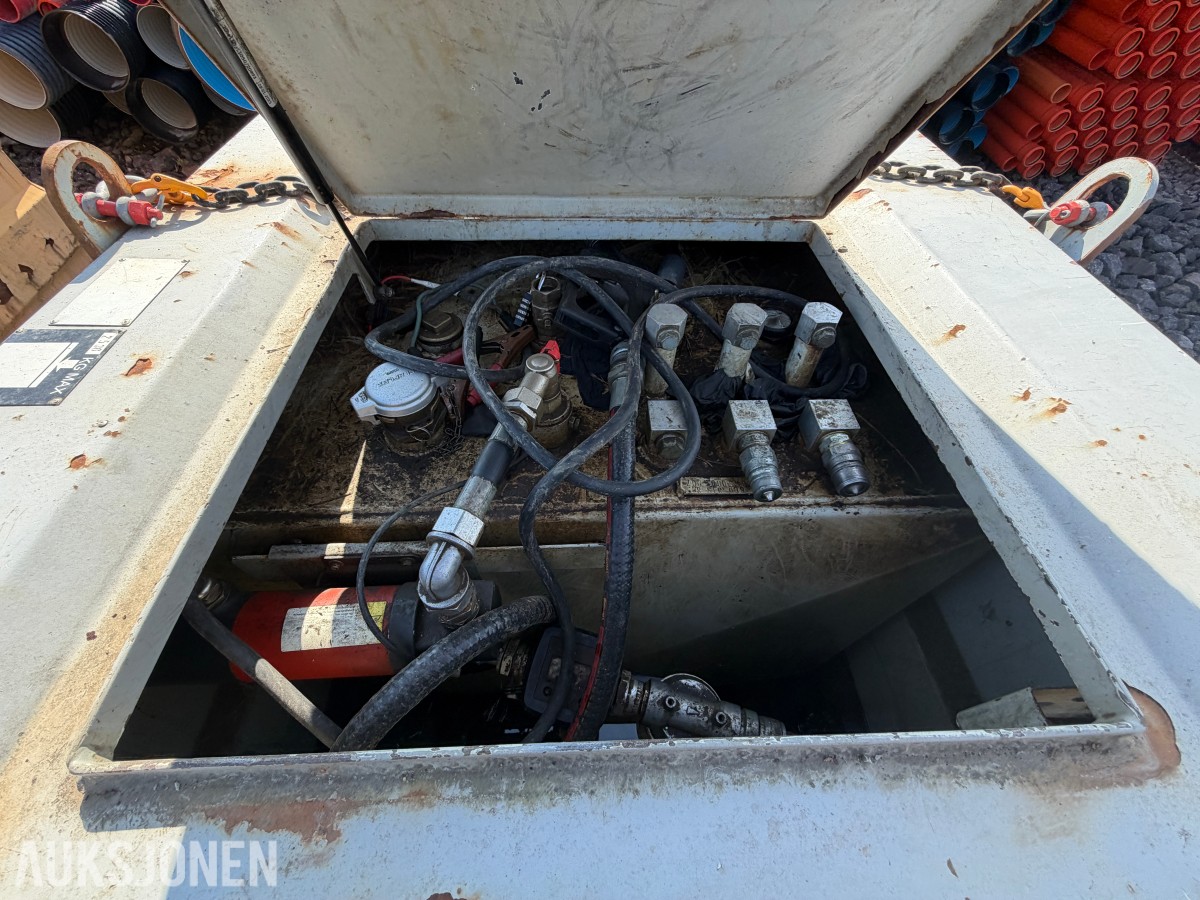 SK Tanken 2000L dieseltank med pumpe - full tank