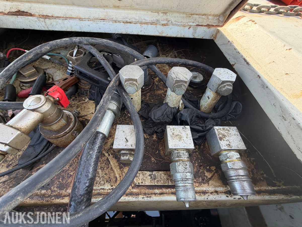 SK Tanken 2000L dieseltank med pumpe - full tank