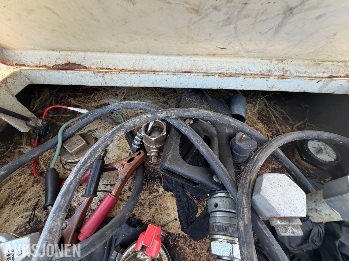SK Tanken 2000L dieseltank med pumpe - full tank