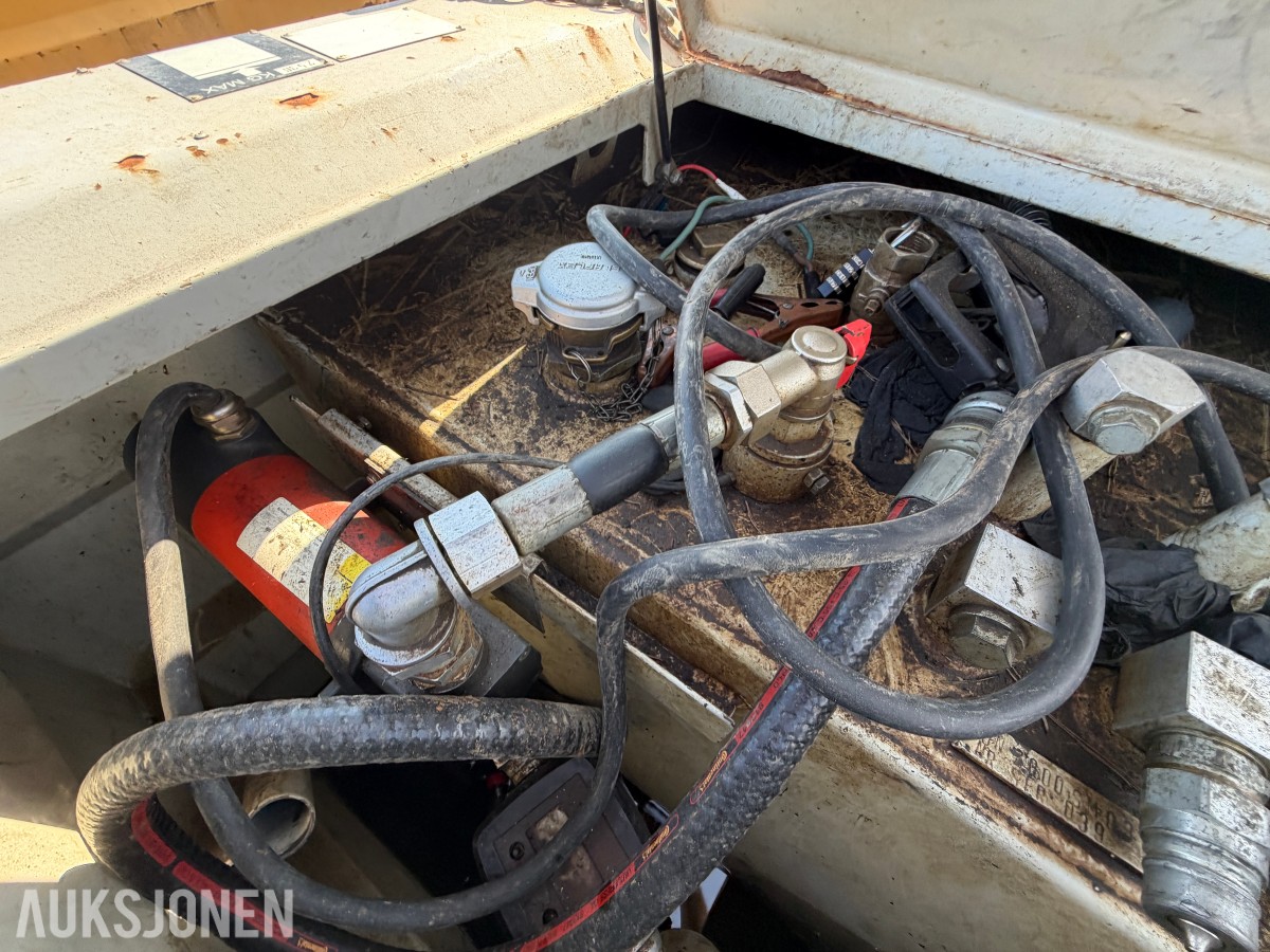 SK Tanken 2000L dieseltank med pumpe - full tank