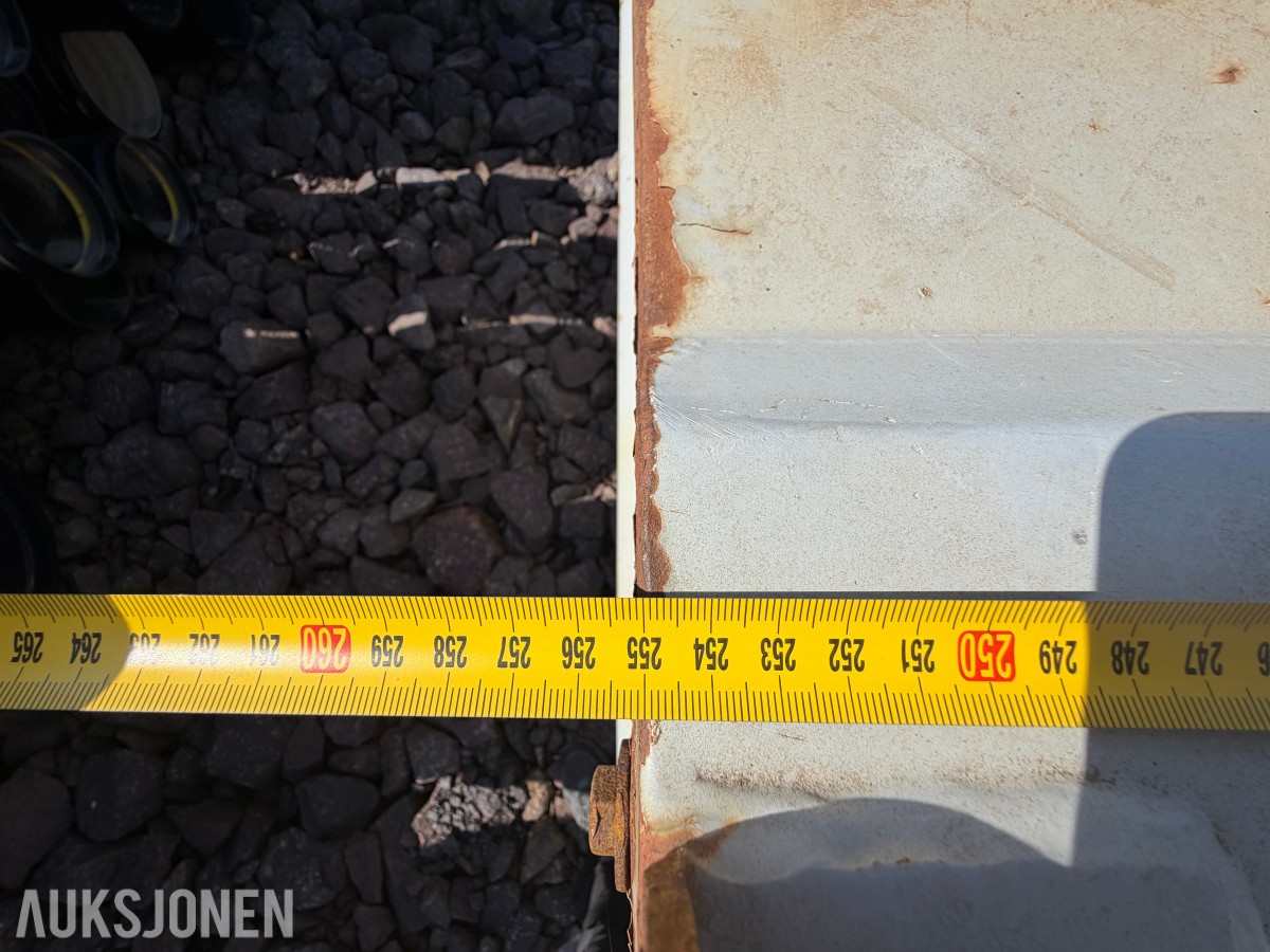 SK Tanken 2000L dieseltank med pumpe - full tank