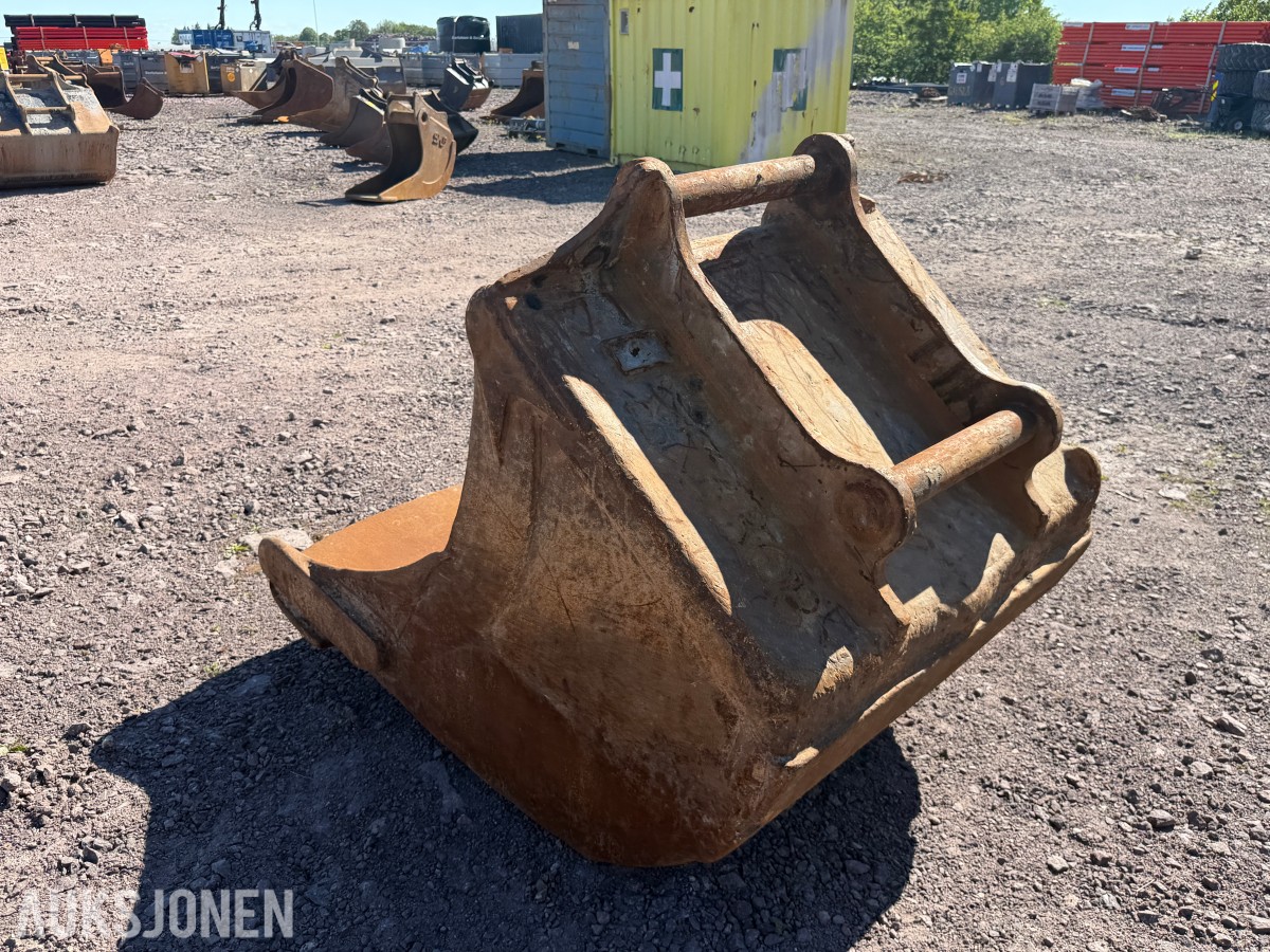 Gjerstad Renskskuff S70 1800kg 1700L