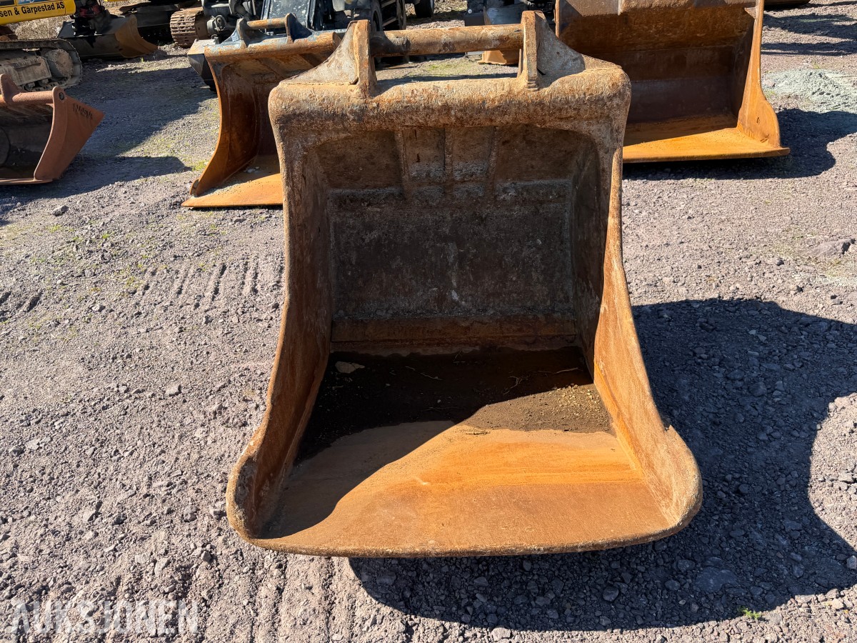 Gjerstad Renskskuff S70 1800kg 1700L