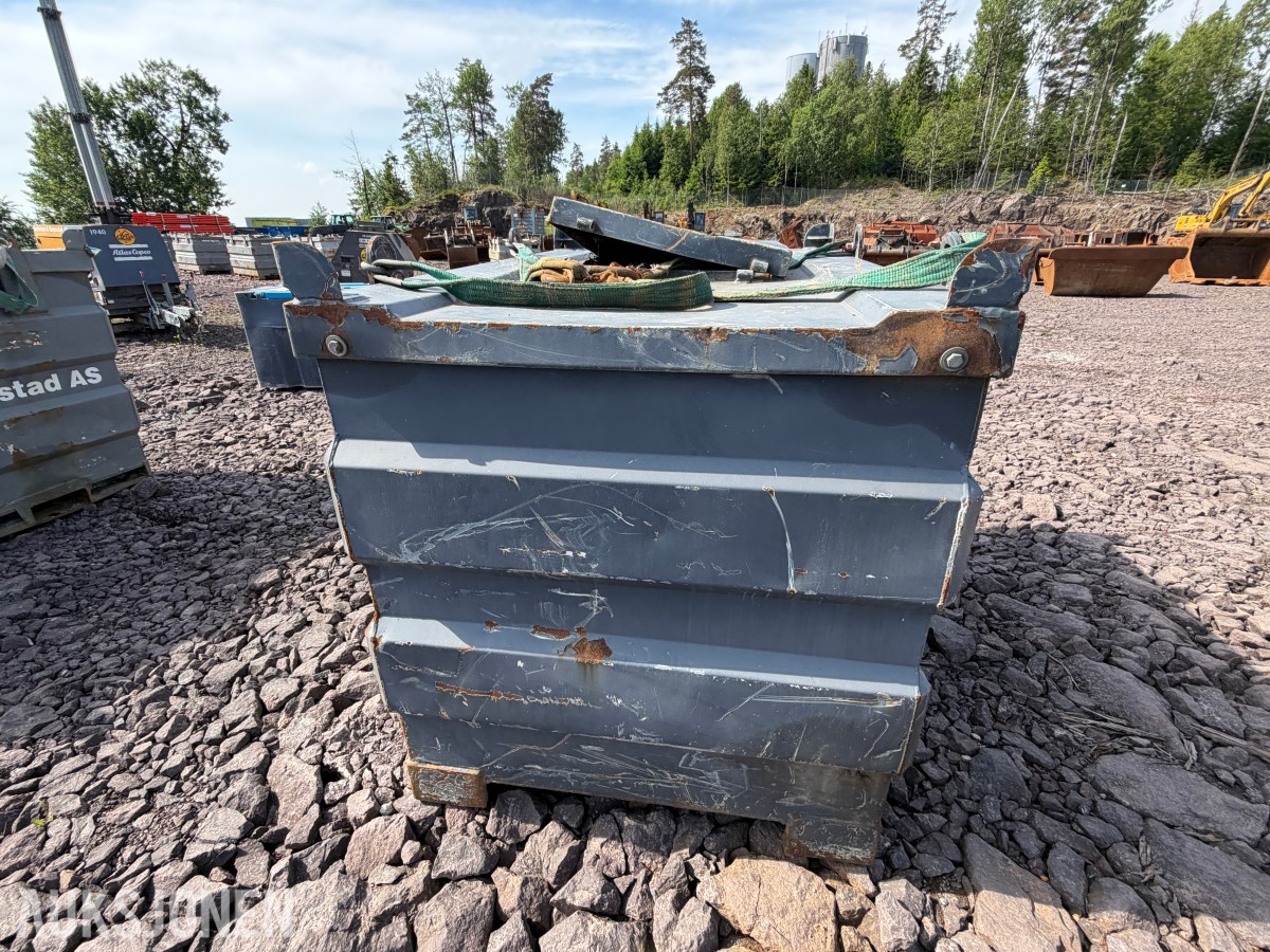 2017 Drivstofftank 1000L ca 40% innhold