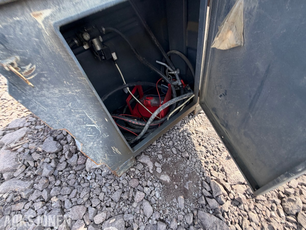 2017 Drivstofftank 1000L ca 40% innhold