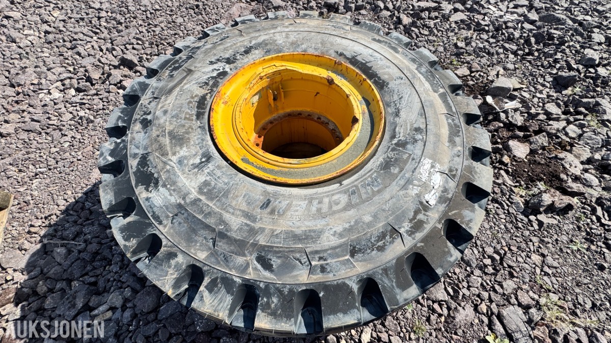 Michelin XTRA DEFEND 29.5R25 ubrukt dekk på felg