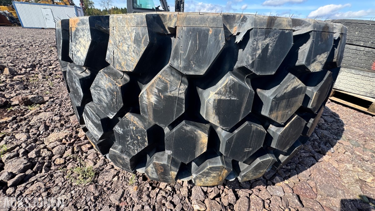 Michelin XTRA DEFEND 29.5R25 ubrukt dekk på felg