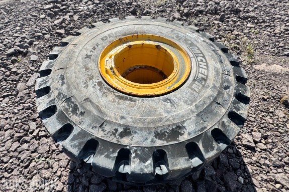 Michelin XTRA DEFEND 29.5R25 ubrukt dekk på felg