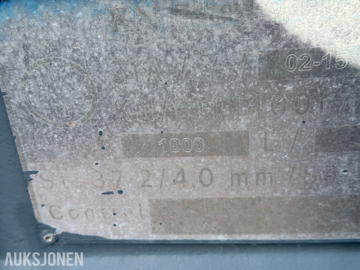 2015 dieseltank 1000 liter - ca. 30 % innhold
