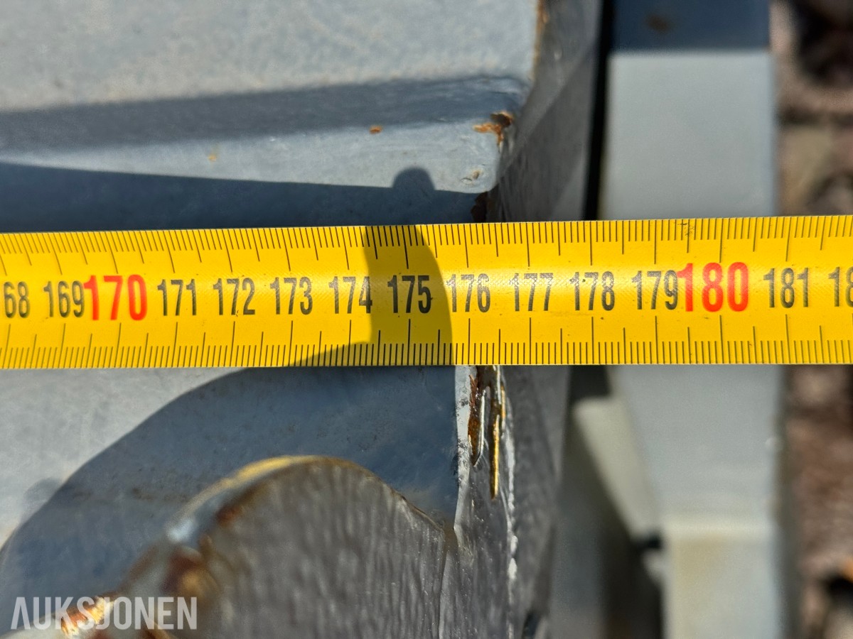 2015 dieseltank 1000 liter - ca. 30 % innhold