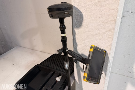 2018 Xsite PAD 4G LTE/ Novatron C631 Rover antenna med Xsite PAD, Leica GLS30 karbonstang og tilbehør