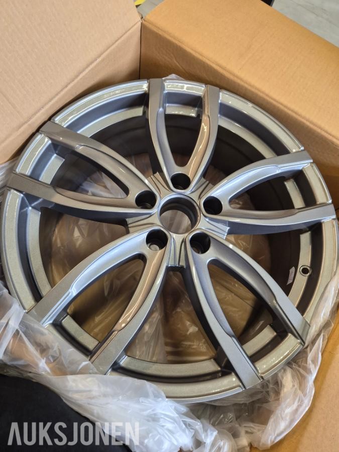 NYE FELGER. 19x7,5 5x114,3 ET+40 Hub60,06 IMAGE VEGA D. Silver