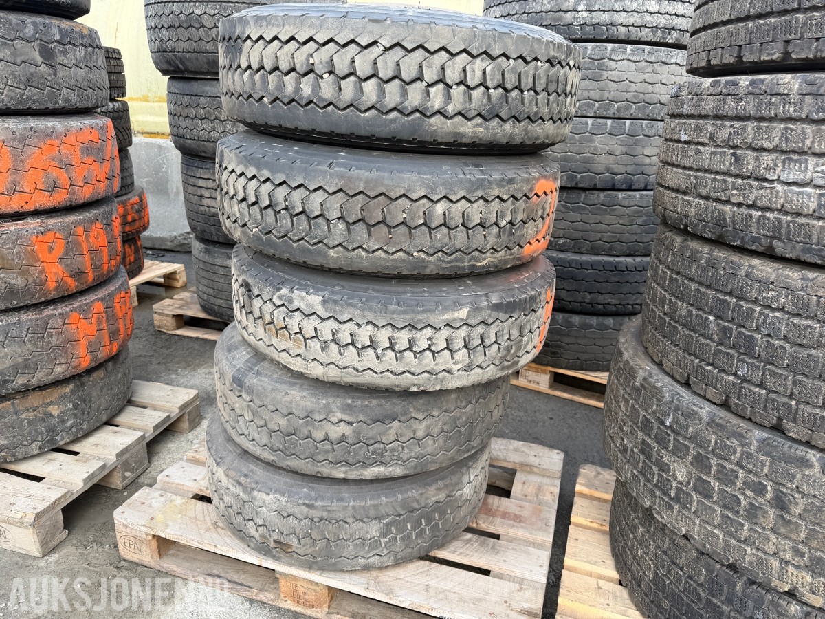 5 stk Lastebildekk 265/70 R19.5 – på felg