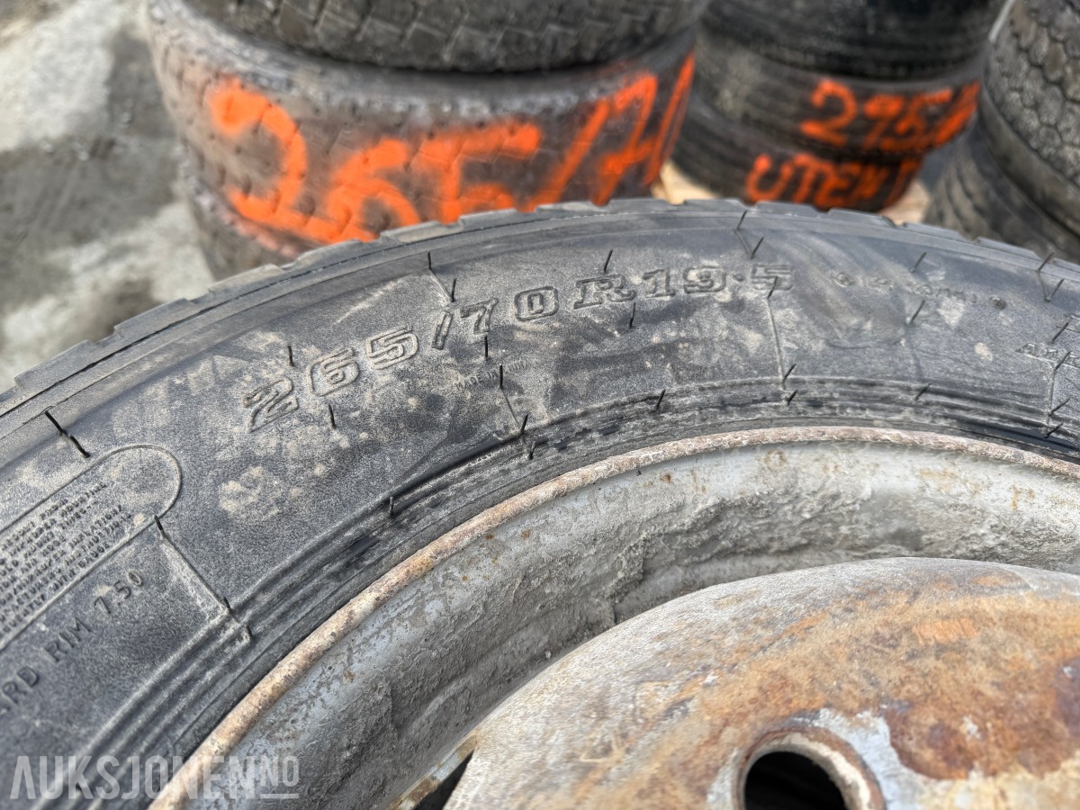 5 stk Lastebildekk 265/70 R19.5 – på felg
