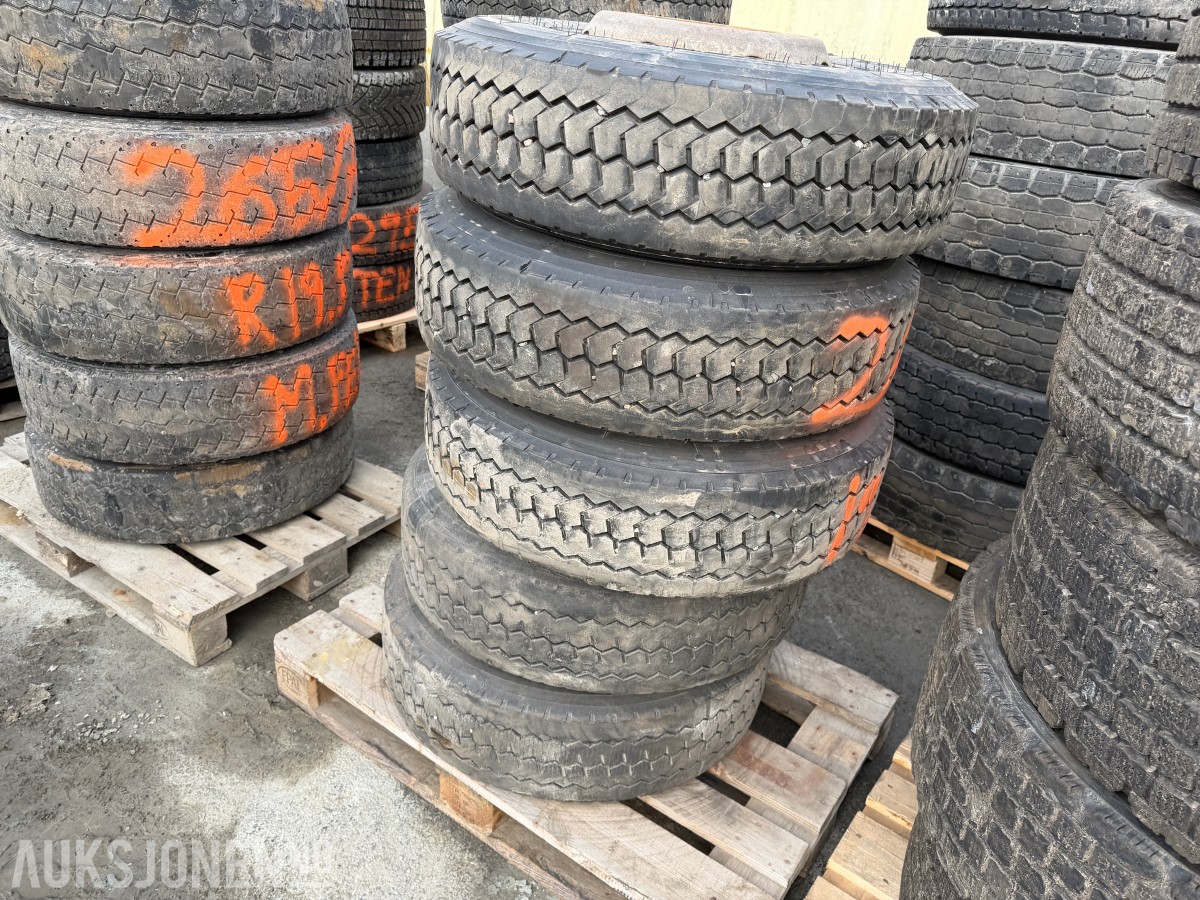 5 stk Lastebildekk 265/70 R19.5 – på felg