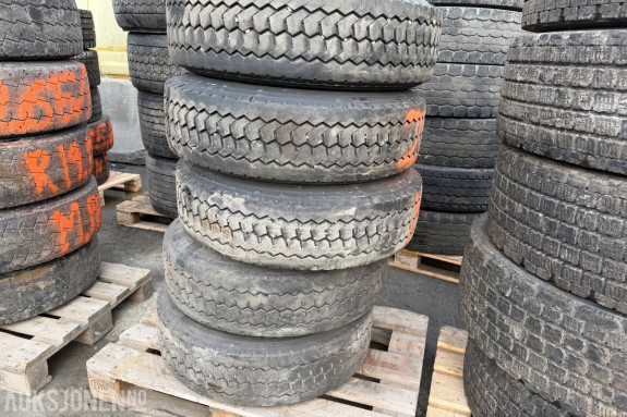 5 stk Lastebildekk 265/70 R19.5 – på felg
