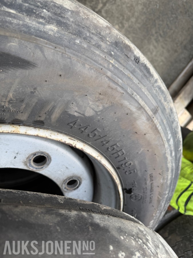 Diverse lastebildekk / tilhengerdekk – 385/55R22.5 + 445/45R19.5