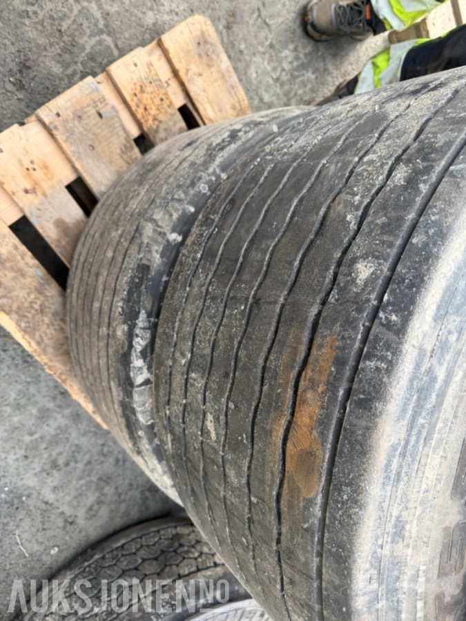 Diverse lastebildekk / tilhengerdekk – 385/55R22.5 + 445/45R19.5